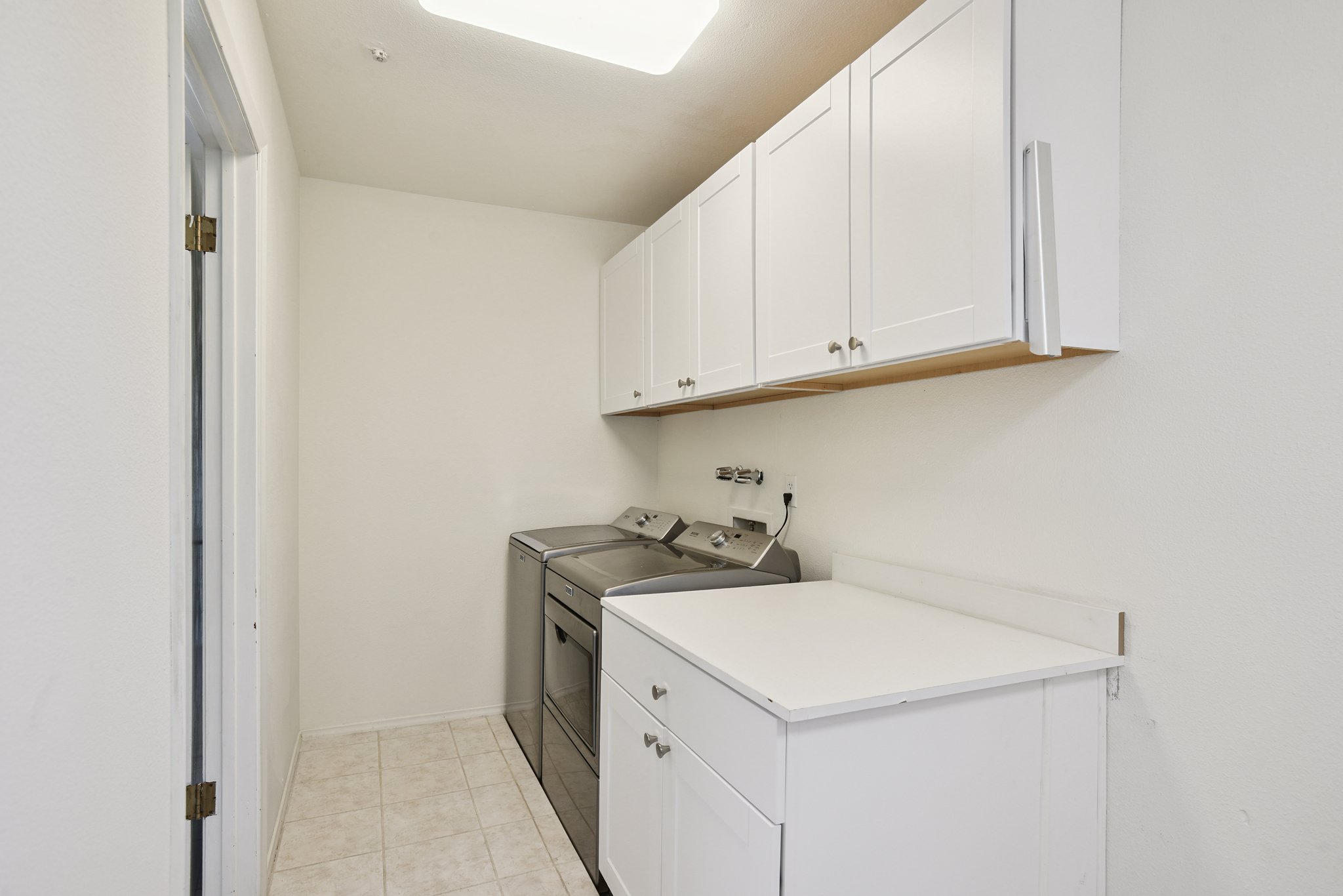 25 E Butler Dr - 027.jpg