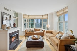 25 E Superior St_005.jpg