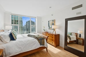 25 E Superior St_021.jpg