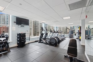 25 E Superior St_023.jpg