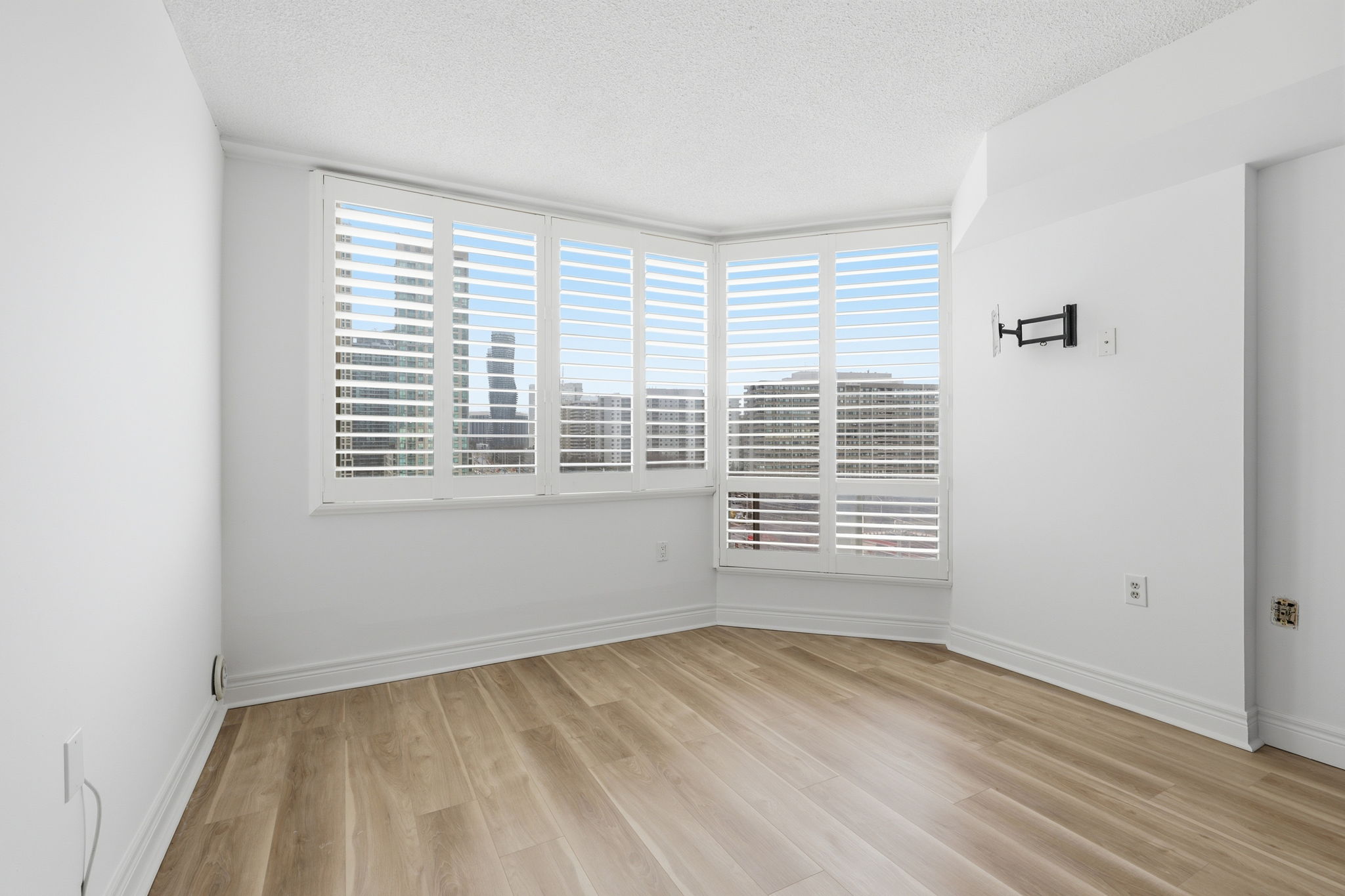 Mississauga property showcase — delivered property photograph 17