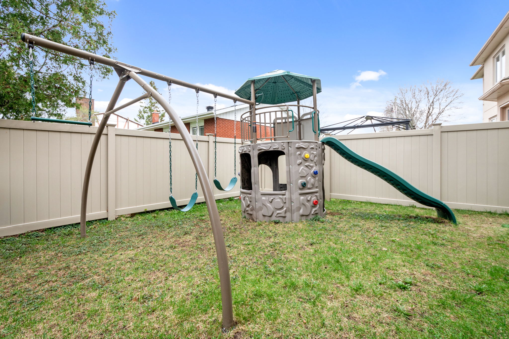 25 Goodwin Ave, Nepean, ON K2E 5C8, Canada Photo 130