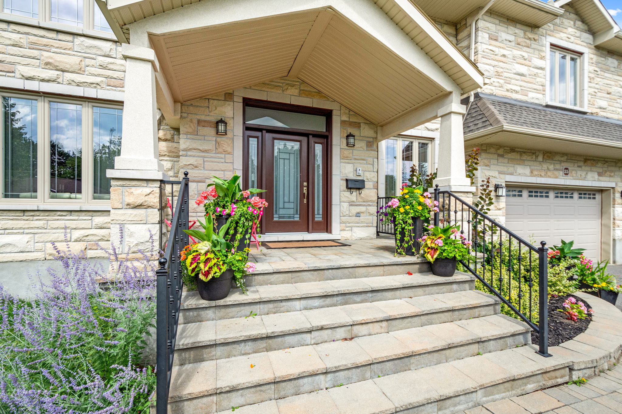 25 Goodwin Ave, Nepean, ON K2E 5C8, Canada Photo 7