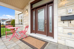 25 Goodwin Ave, Nepean, ON K2E 5C8, Canada Photo 9