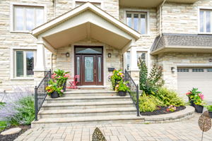 25 Goodwin Ave, Nepean, ON K2E 5C8, Canada Photo 4