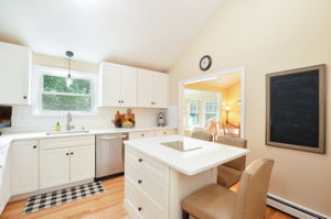Kitchen/Breakfast Area