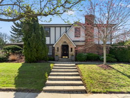 25 Harlington Rd, Toronto ON