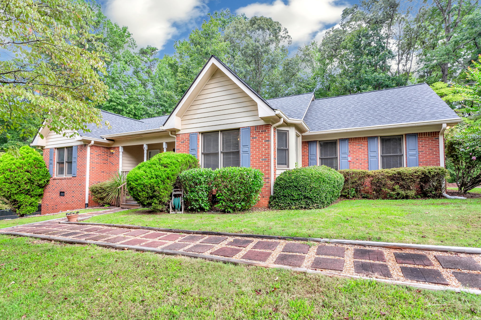 25 Holsenbeck Dr, Oxford, GA 30054, USA