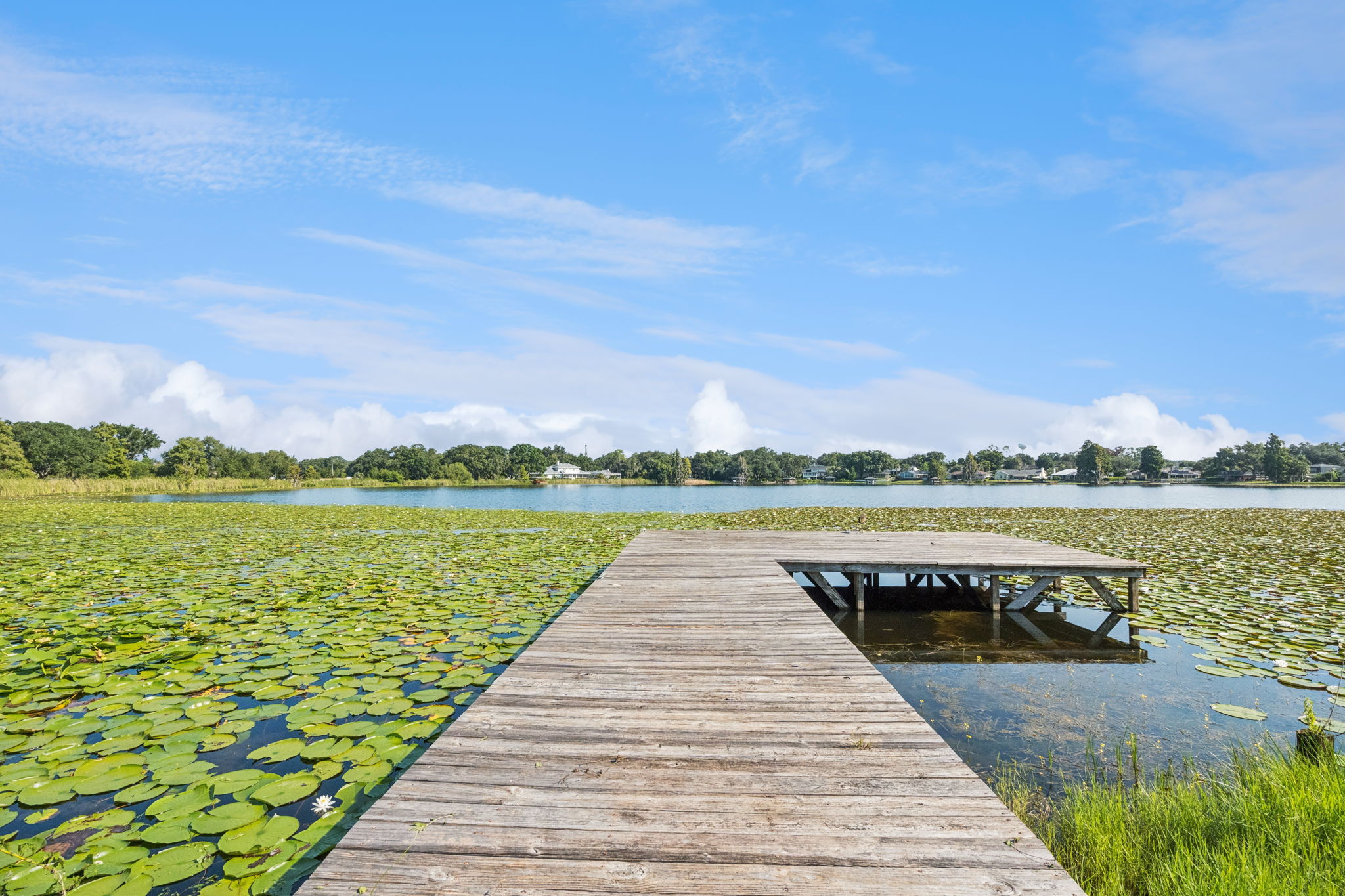 Enjoy fishing and boating right in your backyard!