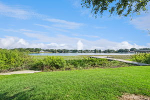 Private boat ramp to Lake Link.