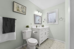 25 Laurendale Ave, Keswick, ON L4P 4A8, Canada Photo 24