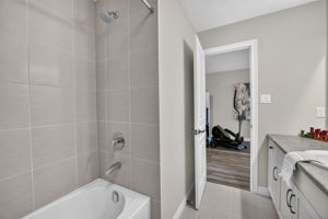  Photo 46
