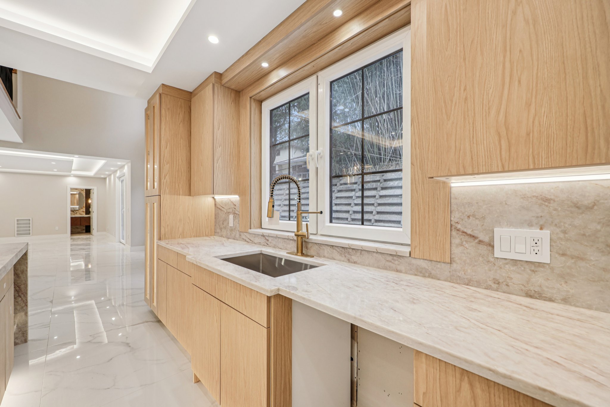 MacArthur Ave-S0601-027.jpg