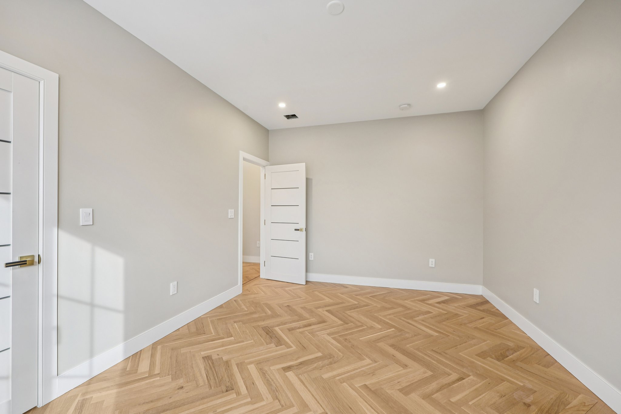 MacArthur Ave-S0601-051.jpg