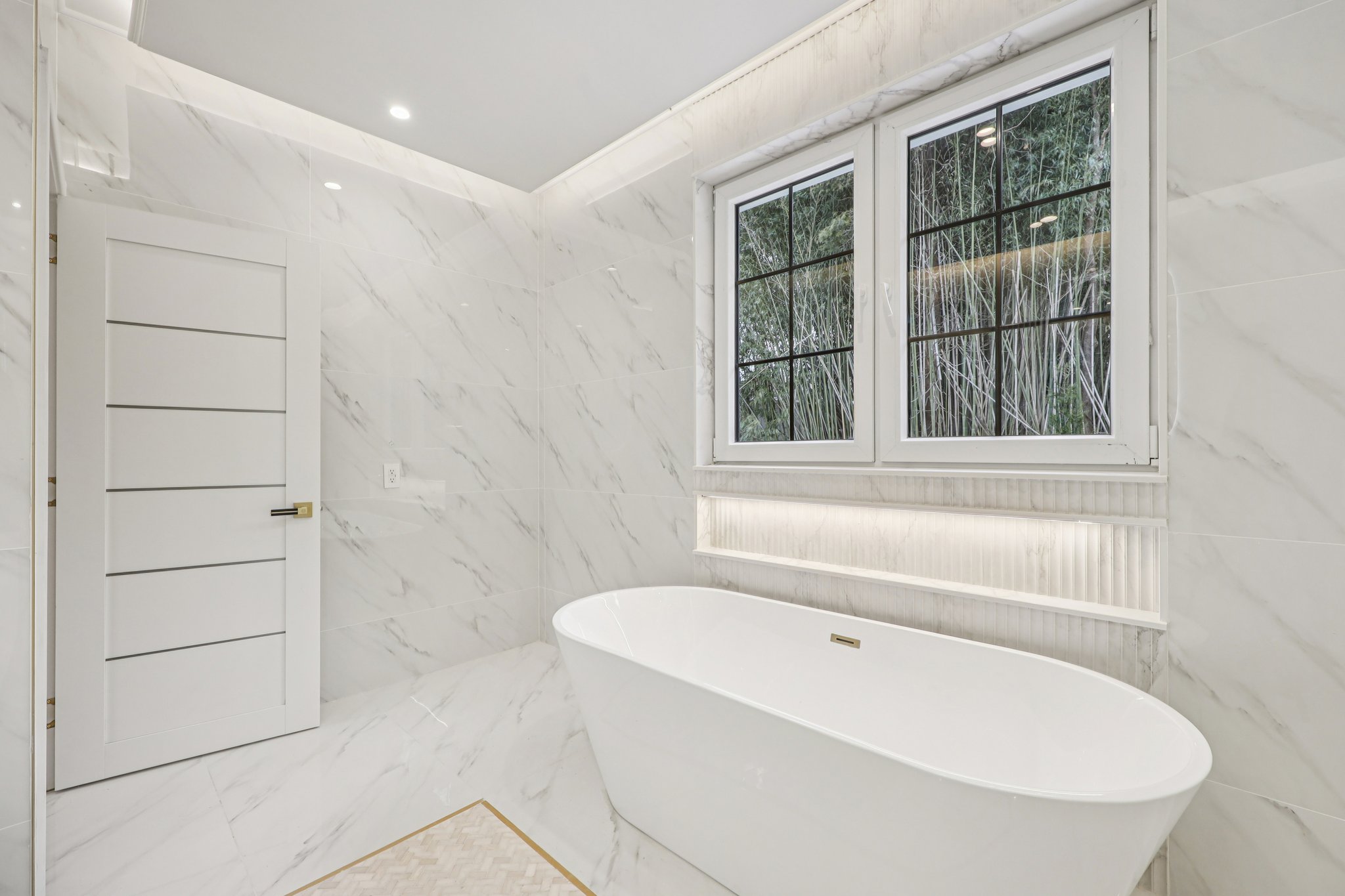 MacArthur Ave-S0601-052.jpg