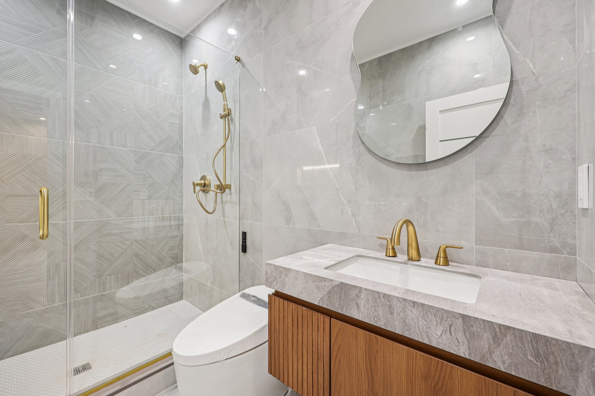 MacArthur Ave-S0601-054.jpg