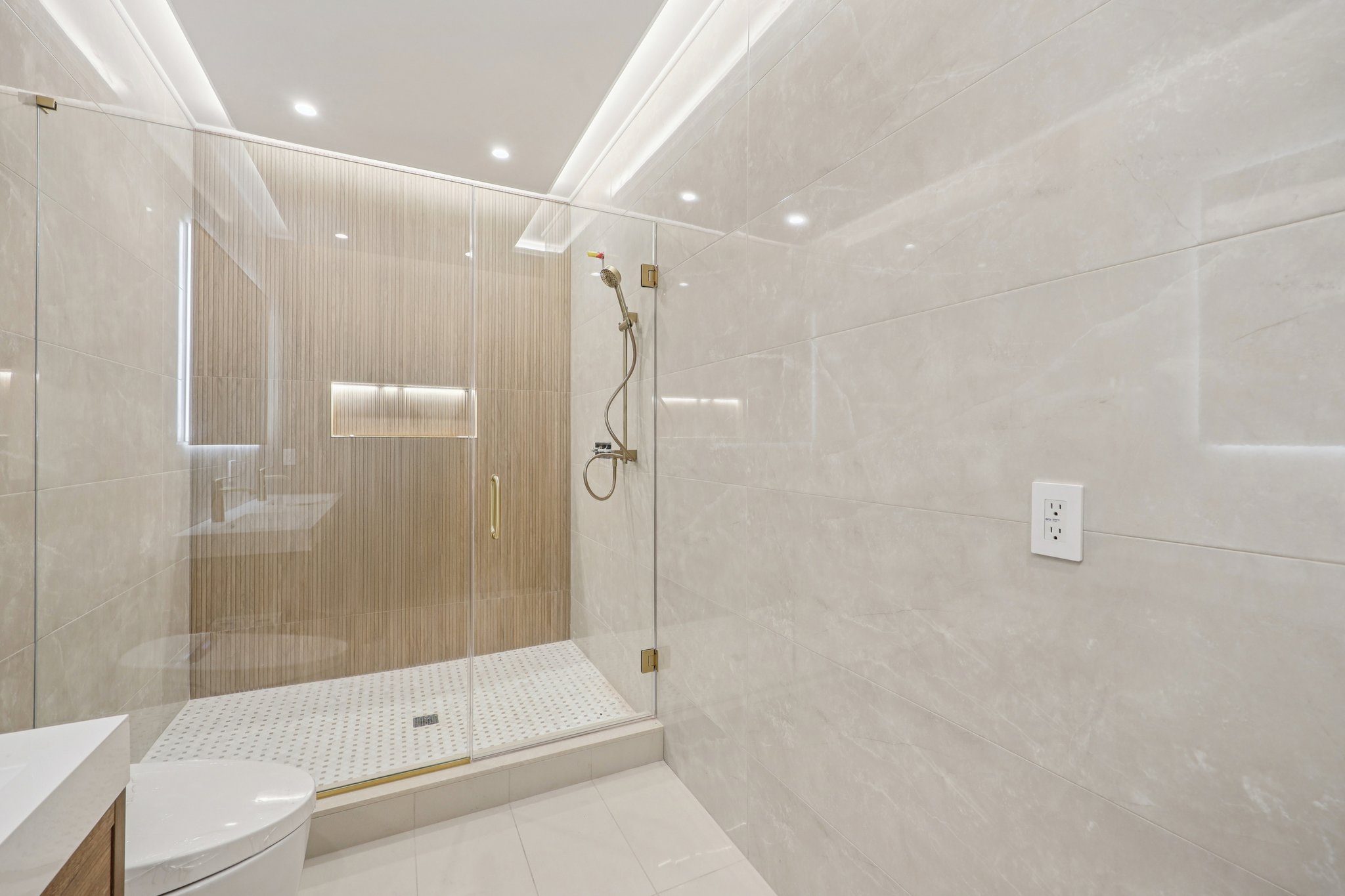 MacArthur Ave-S0601-059.jpg