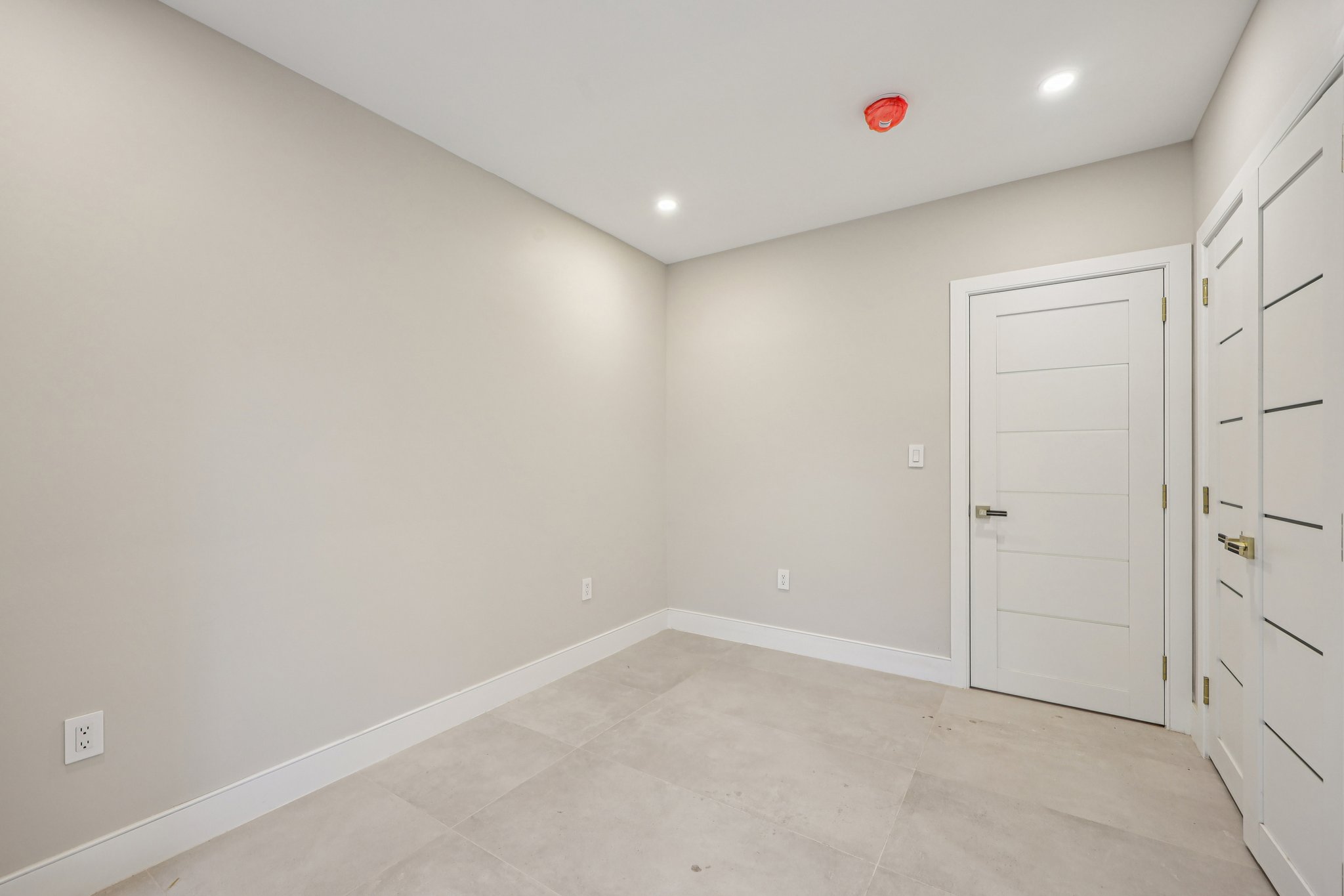 MacArthur Ave-S0601-064.jpg