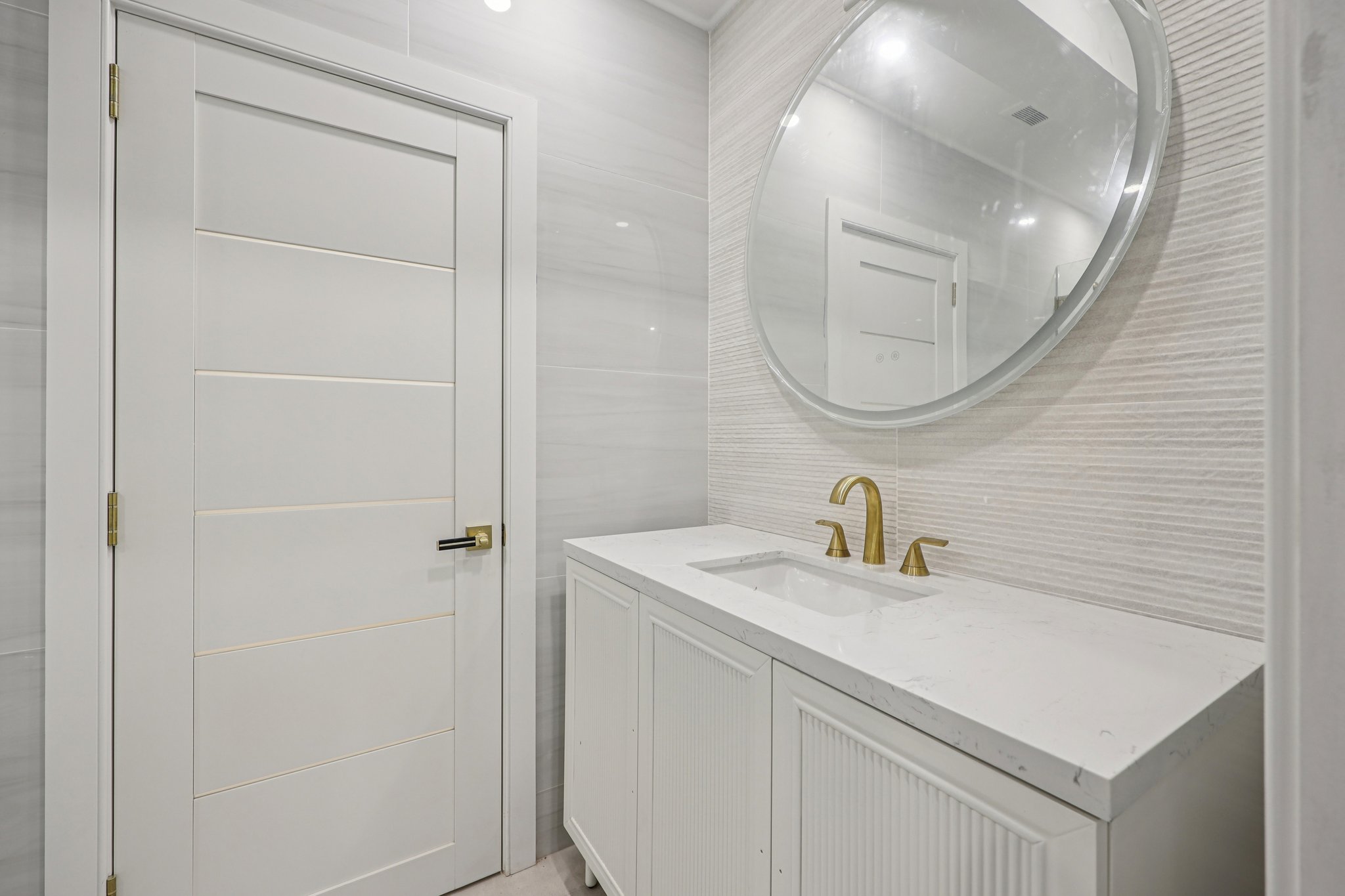 MacArthur Ave-S0601-073.jpg