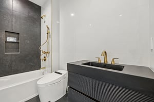 MacArthur Ave-S0601-032.jpg