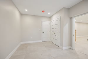 MacArthur Ave-S0601-063.jpg