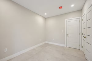 MacArthur Ave-S0601-064.jpg