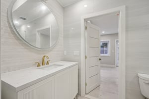 MacArthur Ave-S0601-072.jpg