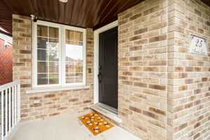 Front Porch/Entrance