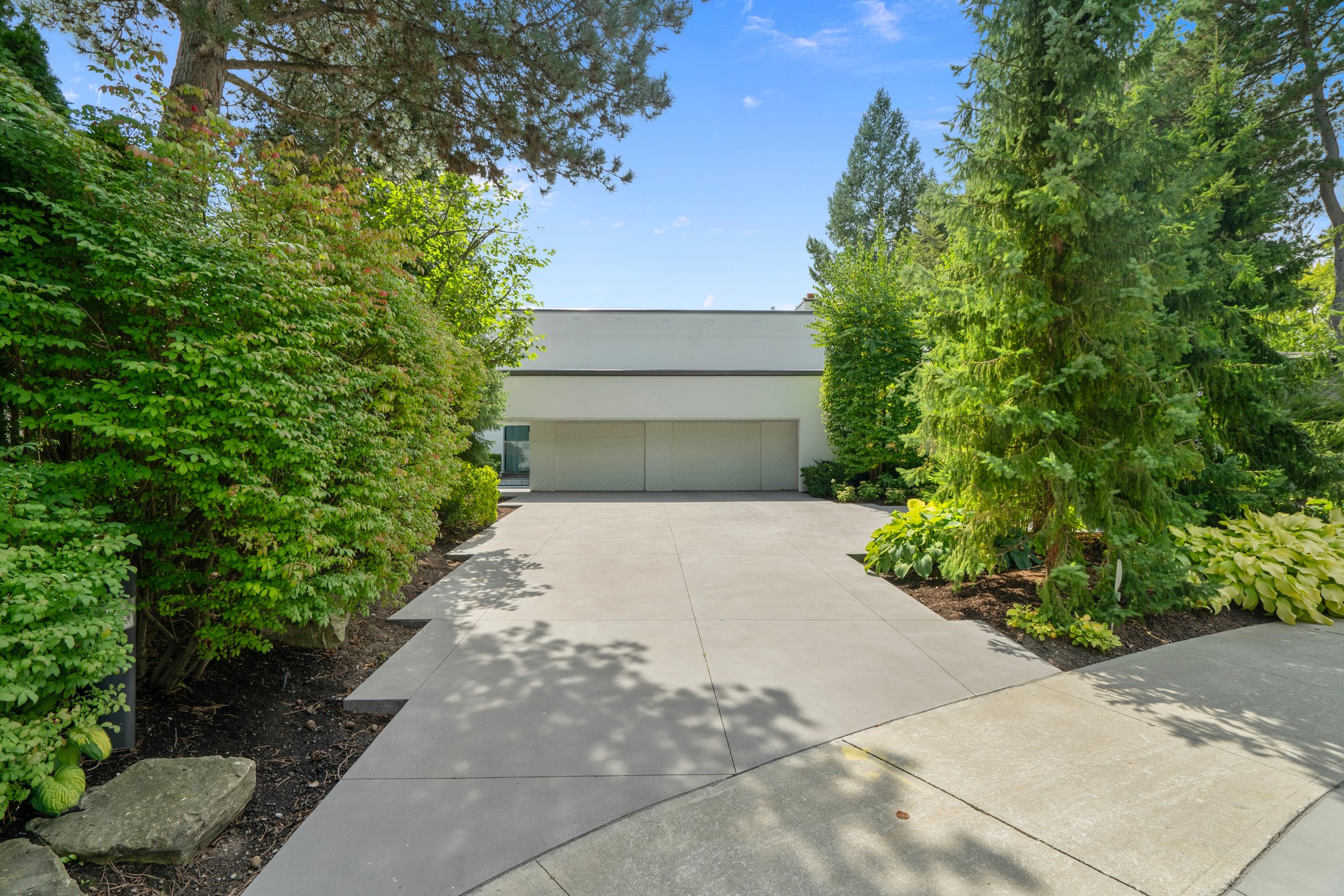 25 Misty Crescent Toronto, ON M3B 1T2