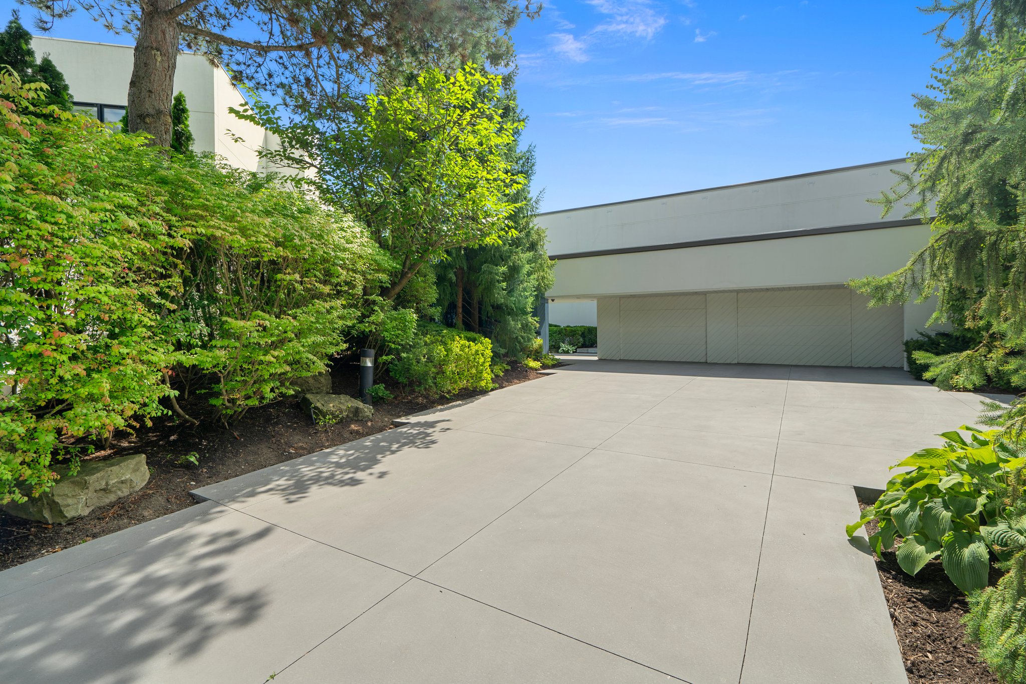 25 Misty Crescent Toronto, ON M3B 1T2