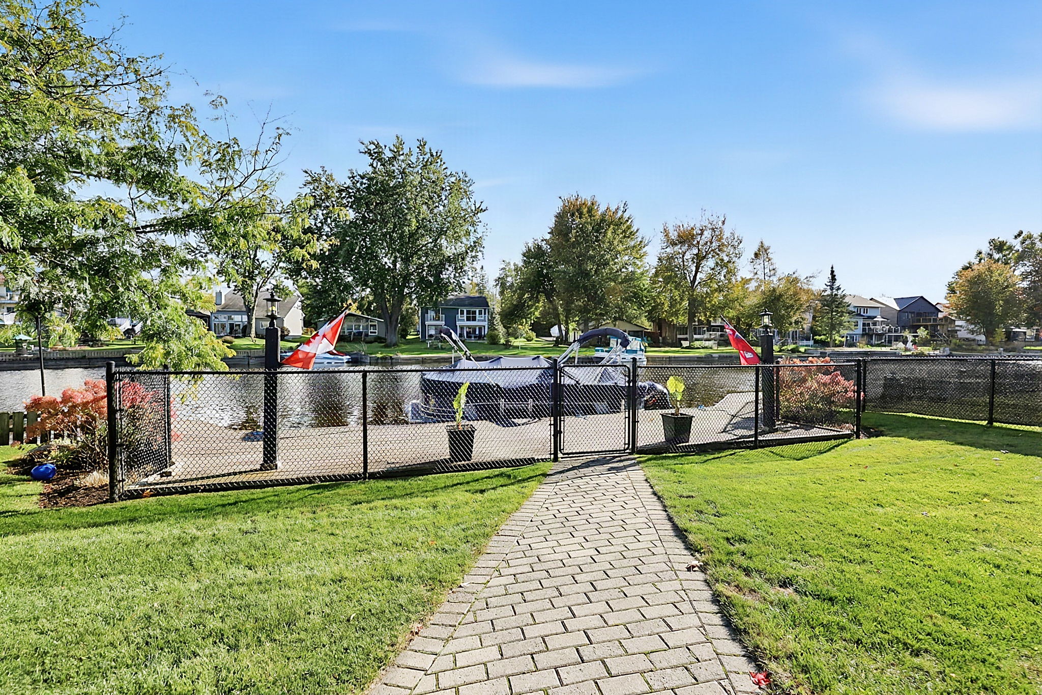  Photo 73