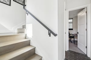 S Washington St unit 2-006.jpg