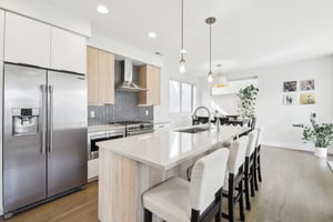 S Washington St unit 2-014.jpg