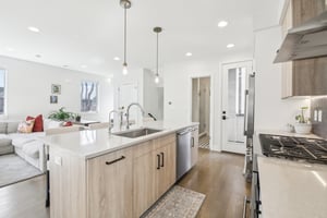 S Washington St unit 2-016.jpg