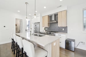 S Washington St unit 2-017.jpg