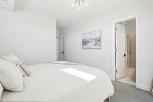 S Washington St unit 2-027.jpg