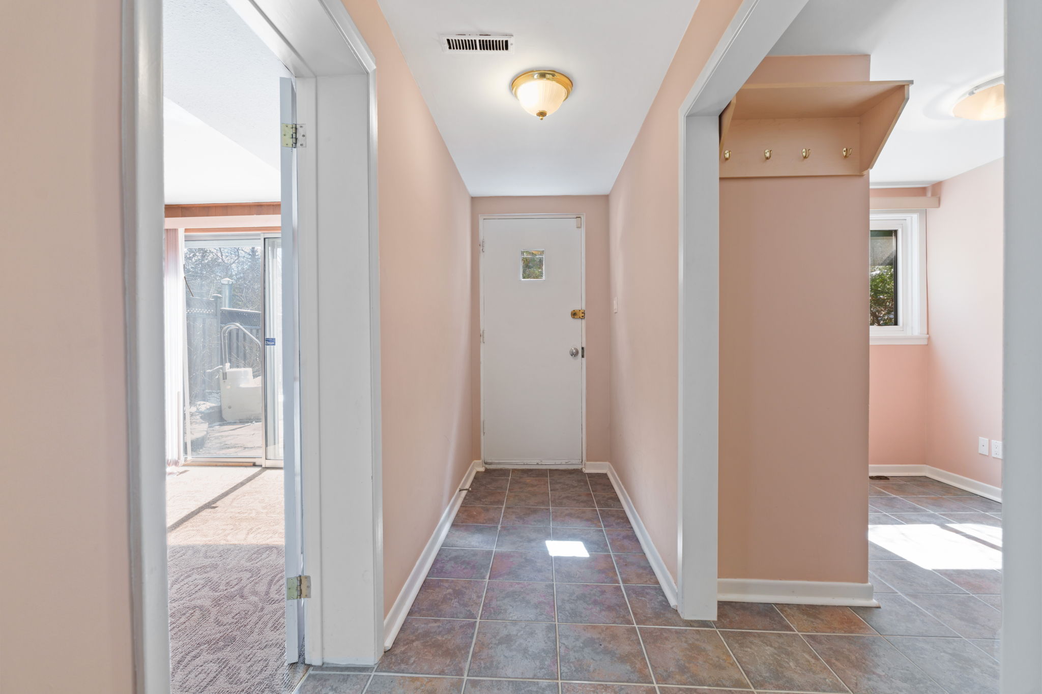 Bsmt Separate Entrance