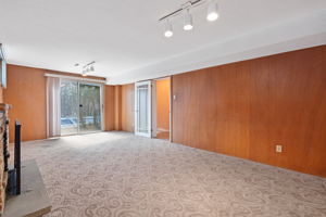 Sliding door walkout to backyard