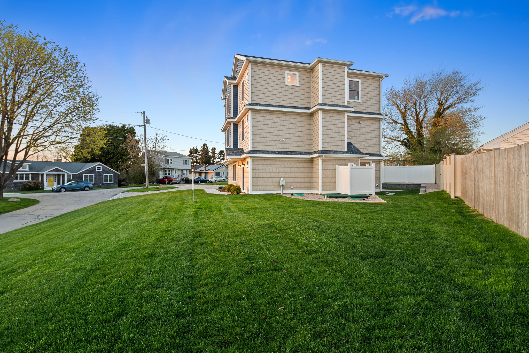Side view including shower - loads of room for lawn games!