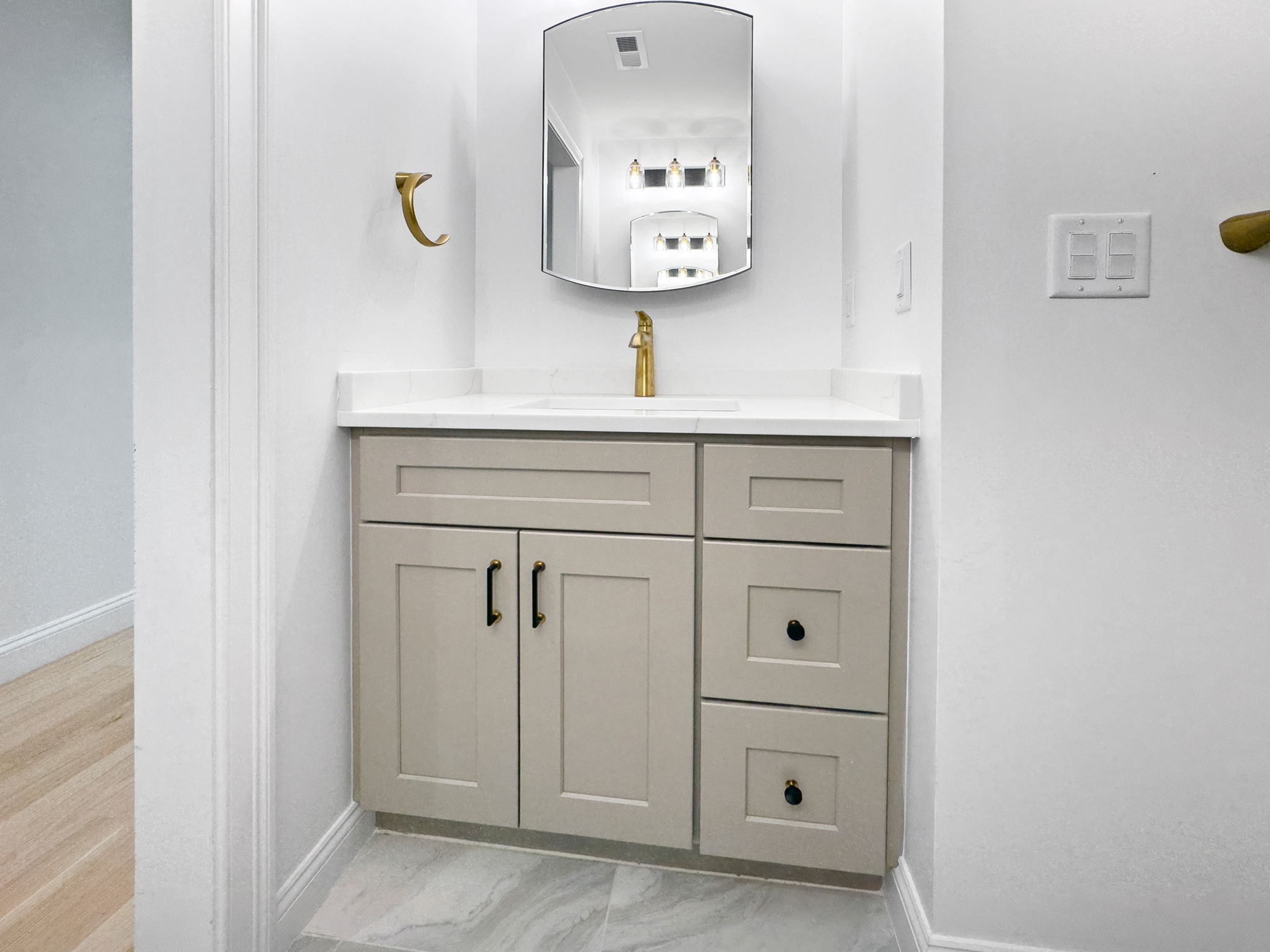 Vanity 1 Level 3 Bath