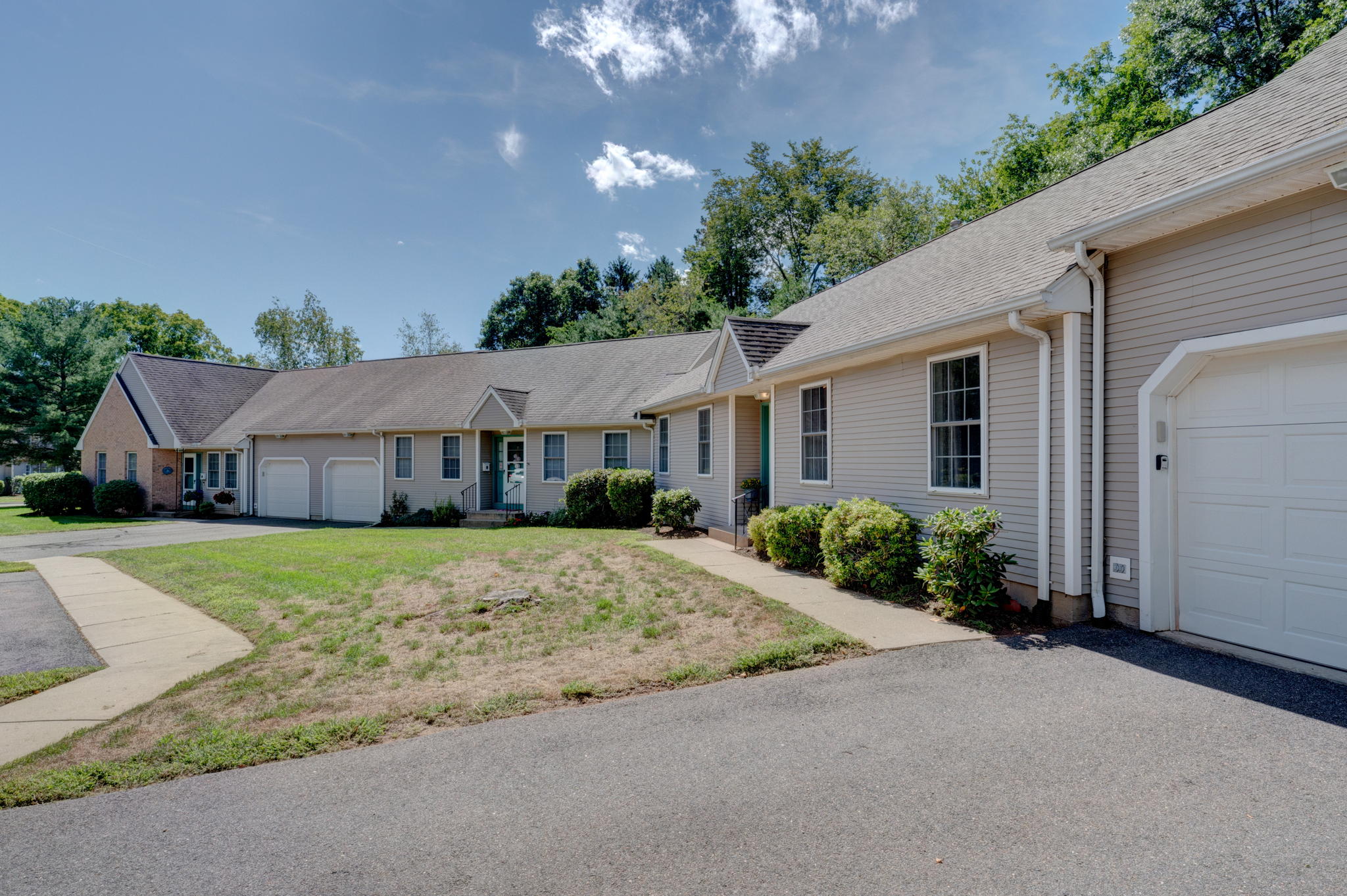 25 Shares Ln, South Windsor, CT 06074, USA Photo 3