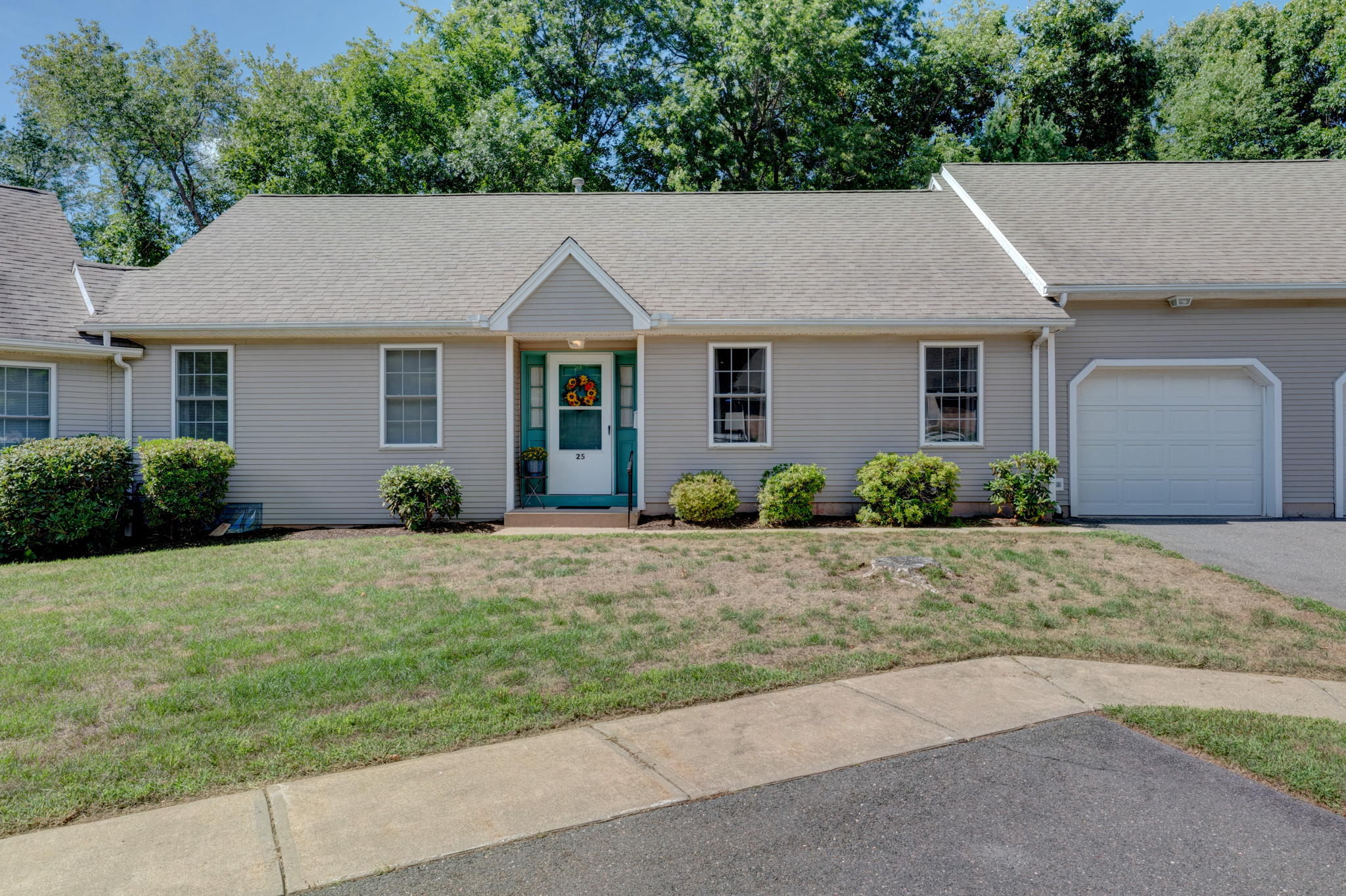 25 Shares Ln, South Windsor, CT 06074, USA Photo 1