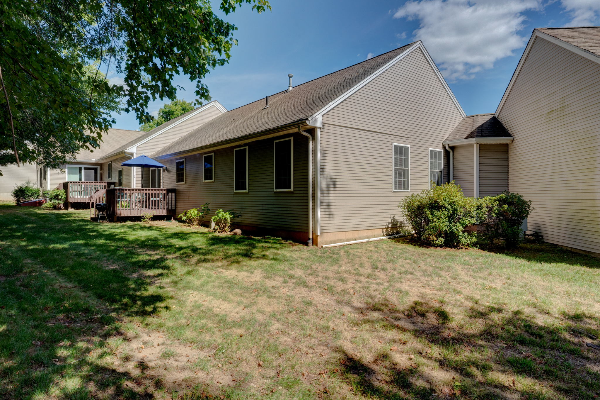 25 Shares Ln, South Windsor, CT 06074, USA Photo 8