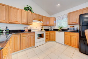 25 Shares Ln, South Windsor, CT 06074, USA Photo 21
