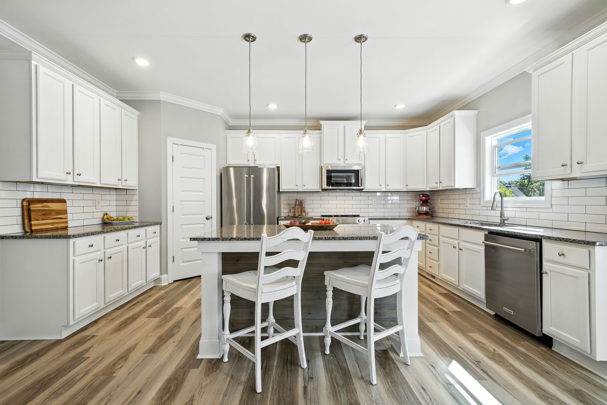 Ample Cabinets for Storage and Walk-in Pantry
