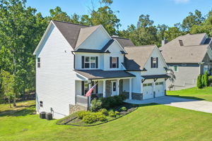 Spacious Front and Back Yard