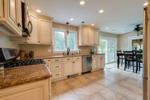  25 Streamside Ln, New Britain, CT 06052, US Photo 8