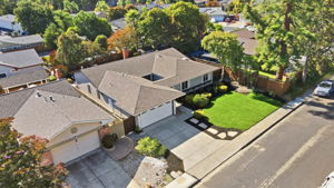 002_F8_AERIAL_25 Tareyton Ct