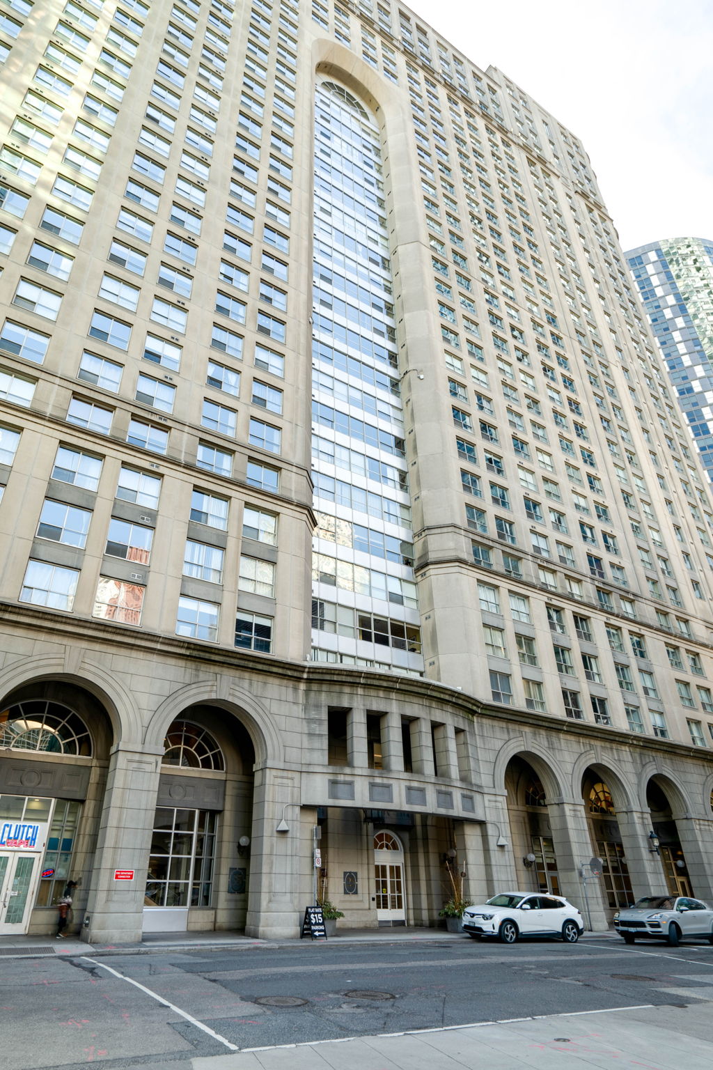 25 The Esplanade Unit 710 Toronto, ON M5E 1W5