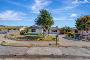 001_250 Arroyo Dr